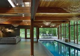 Indoor Pool Im Wohnzimmer Eines Ferienhauses Haus Einrichten Haus Design Haus