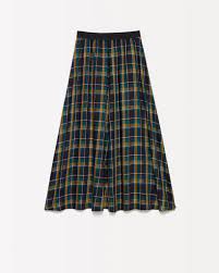 Dalle gonne lunghe con spacco ai modelli plissettati eleganti. Le Gonne Dell Inverno 2020 Lunghe Plissettate E Colorate Oppure In Pelle Anche In Versione Mini Wondernet Magazine