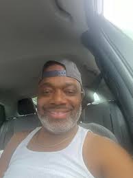 Don't look my age but, 48 from Ohio! Just looking to connect with like  minded brothers and go from there. I like men with clarity, purpose and  direction! ￼