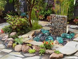 Wir bauen ein #schnecktarium #snailtarium! Bunte Gartengestaltung Mit Diy Gartenbrunen Und Glassteinen Freshouse