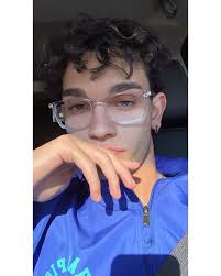 Ermmm.. I hope this doesnt look ugly to yall🙂