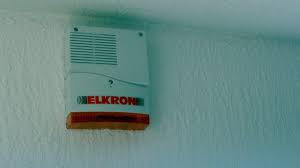 Die folgen sind für haus und bewohner oft langfristig belastend. Von Wegen Sicher Wie Leicht Alarmanlagen Zu Knacken Sind Mehr Wert Br Fernsehen Fernsehen Br De