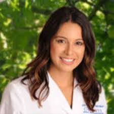 Laura Walker's Instagram, Twitter & Facebook