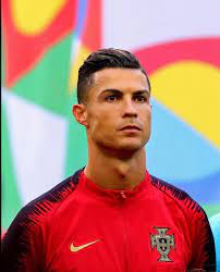 В ювентусе роналду успел сменить три прически. Pricheska Ronaldo 2021 Ronaldu Obnovil Prichesku Pered Restartom Ligi Chempionov Stel Pro Luchshie Pricheski