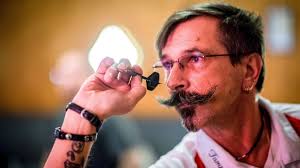 Vom Kneipen-Freizeitspiel zum Rechen-Sport