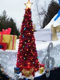 Christmas parades are a pastime celebrated by the decorating of various vehicles as homes, toys, animals or other festive objects. Unique Ideas For Christmas Parade Floats Snow Hill Parade Float For The Night Of Lights Halloween Parade Float Christmas Parade Floats A Christmas Carol Penguin Young Readers Wedding Dresses