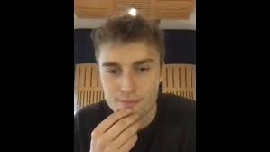 Sam Fender brought to tears by Big Issue vendor's story