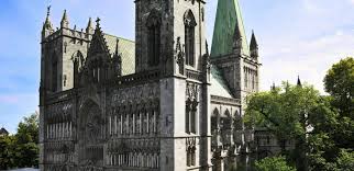 It was named for its position at the mouth (old norse: Pilegrimsleden Nidaros Cathedral