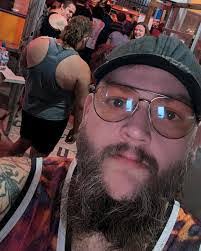 Shane Goode's Instagram, Twitter & Facebook