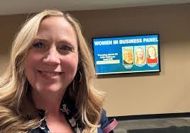 Kristen Moulton's Instagram, Twitter & Facebook