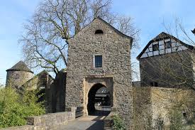✓ haus kaufen ▷ haus zum kauf in ratingen: Haus Zum Haus Wehrhafte Wasserburg In Ratingen Burgerbe De