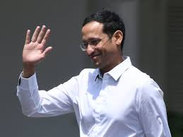 Bertepatan dengan peringatan hari guru nasional menteri pendidikan dan kebudayaan nadiem makarim menegaskan pentingnya inovasi yang dilakukan tak hanya oleh pernyataan ini disampaikan nadiem makarim usai memimpin upacara peringatan hari guru nasional di kemendikbud. Ketika Nadiem Makarim Minta Maaf Jelang Hari Guru Nasional Indozone Id