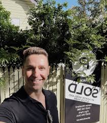 Settlement Day! 🏡 Congratulations to the wonderful owners of 15 Hazlewood  Street, New Farm,