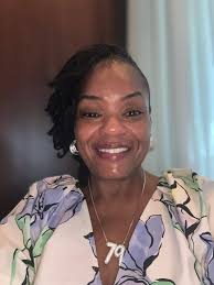 CAn someone work their magic please? I need a professional photo for work.