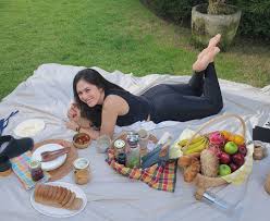 Wulan lorraine guritno was born in london, england. Wulan Guritno S Feet Wikifeet