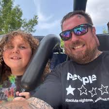 Why do most finishers buy mud in buckets?