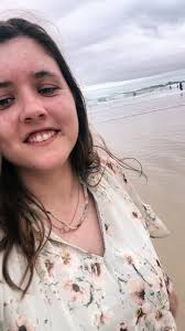 The moment carries itself, like a wave in the wind 🌊🍃✨