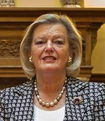 Zij was van 2 juli 2013 tot 11 juni 2019 voorzitter van de eerste kamer. Datei Anneke Broekers Knol 2017 26189995419 Cropped Jpg Wikipedia