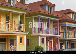 Here's the info on my neighborhood association . Bunte Neue Reihenhauser In Nw Glisan Strasse Im Alphabet District Of Portland Oregon Usa Stockfotografie Alamy