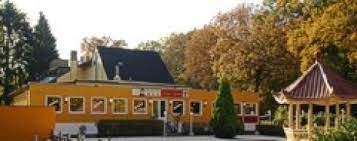 Wenn sie inmitten duftender blumen. Restaurant Kaisergarten In Troisdorf