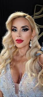 About — Queen of Hollywood™