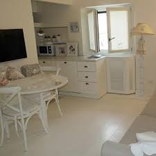 E nella zona notte troviamo due camere matrimoniali, due Agenzia Immobiliare Ciavarella A Forte Dei Marmi Vendite E Affitti In Versilia