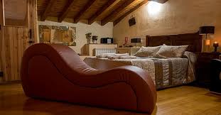 Disponemos de 4 casas rurales en plena sierra de gredos. Alojamiento Rural Para Parejas Casa Rural Romantica Con Spa En Aravalle