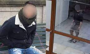 Η κοινωνία έχει ξυπνήσει σήμερα σοκαρισμένη από τα χθεσινά νέα. Nea Smyrnh Apo Ton Aygoysto Kynhgoyse Kopeles O 22xronos Ti Ton Prodwse Newsbomb Eidhseis News