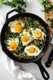 Finish with some salt and pepper and a little more lemon juice if you fancy. The Best Green Shakshuka Downshiftology