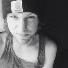 Amanda Deines (@KushKissedHer)