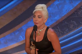 Ro a fost nominalizată la premiul oscar pentru cea mai bună actriță pentru rolul de debut bess mcneil din breaking the waves (1996) în regia lui lars von trier și pentru rolul jacqueline du. Lady Gaga PremiatÄƒ Cu Oscar Pentru Piesa Shallow DacÄƒ Ai Un Vis LuptÄƒ Pentru El