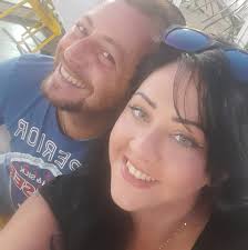 I miei figli sono il mio mondo, il mio sole, la mia stella polare. Per loro  farei qualsiasi cosa, anche il più piccolo sacrificio. La mia vita è al  loro servizio, ogni