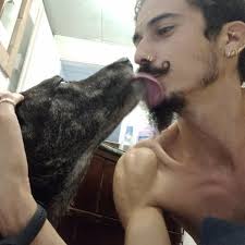 אצטדיון רמת גן. ליד שער שחקנים.