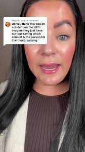 Replying to @vicvic i would say it has to have just been an accident but a  sorry or less hassle getting it sorted might have been nice  #whatsgoingonireland #askclaire #ClaireClarkson #airportshopping ...