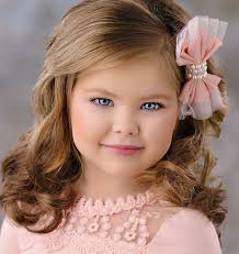 Editors please make her look beautiful 🙏🙏