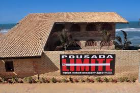 Em uma sequência de vídeos, íris contou que foi atacada de diversas formas nas redes sociais, gerando fortes consequências em sua família. Pousada No Limite Home Facebook