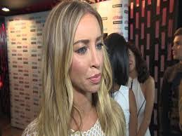 Nichole Summers's Instagram, Twitter & Facebook