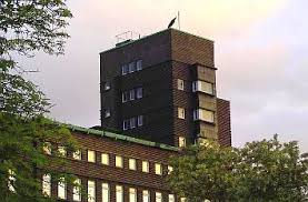 Zwar zwangen die zeitläufte zu umbauten und kompromissen, aber der kern der orgel blieb immer erhalten. Quermania Hans Sachs Haus Wahrzeichen In Gelsenkirchen