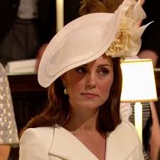 Prinz Harry + Meghan Markle: Herzogin Catherines mürrischer Blick bei der  Trauung