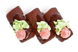 125 g zuckerrübensirup 30 g margarine 40 g schweineschmalz 60 g brauner zucker 60 g zucker 250 g mehl 1/2 tl zimt 1/4 tl nelkenpulver 1/2 tl cardamom 2 g. Braune Kuchen Kochrezepte Und Backrezepte