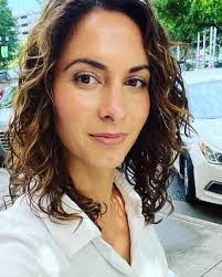 Ana Randall's Instagram, Twitter & Facebook