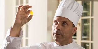 Sweets in tins ⇒ available in different sizes!