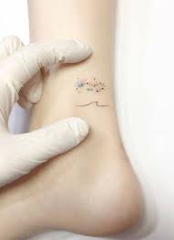 Https Fashionmoe Com Wp Content Uploads 2018 06 Cute And Sweet Small Tattoo Ideas Trends 2018 32 Jpg Dovme Fikirleri Dovme Tasarimlari Dovme