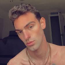 Justin Ducote's Instagram, Twitter & Facebook