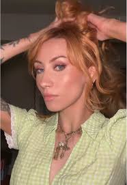 The easiest 80s-inspired updo using just TWO hair grips! ✨ perfect for when  you can’t find a hair band 😉 #80sHair #EffortlessStyle #80saesthetic  #RetroVibes #QuickHairstyle