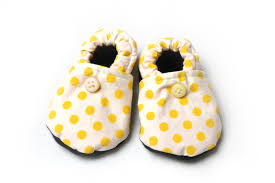 These baby booties are a copy of the zutano baby booties, the best baby shoes/socks that i have so keep reading for the full tutorial on how to sew baby booties with a free downloadable pattern. How To Make Fabric Baby Shoes With Pictures Wikihow