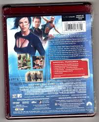 Amazon.com: Aeon Flux : Charlize Theron, Frances McDormand, Sophie Okonedo,  Marton Csokas, Jonny Lee Miller, Pete Postlethwaite, Amelia Warner,  Caroline Chikezie, Nikolai Kinski, Paterson Joseph, Yangzom Brauen,  Aoibheann O'Hara, Karyn Kusama, Matt