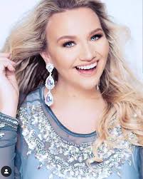 Get to know your Mrs Galaxy UK