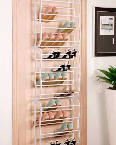 Puedes guardar tus zapatos y ahorrar espacio con esta super Zapatera para  puerta .¡las posibilidades son infinitas! Unidad: $9,50+IVA A partir de 3:  $8,99 +IVA 😍🚀 Cada artículo en nuestro catálogo es