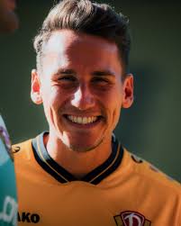 SWIPE ➡ 'Thomas Stamm Cam' zum Nachshooting des Mannschaftsfotos 📸 #sgd1953